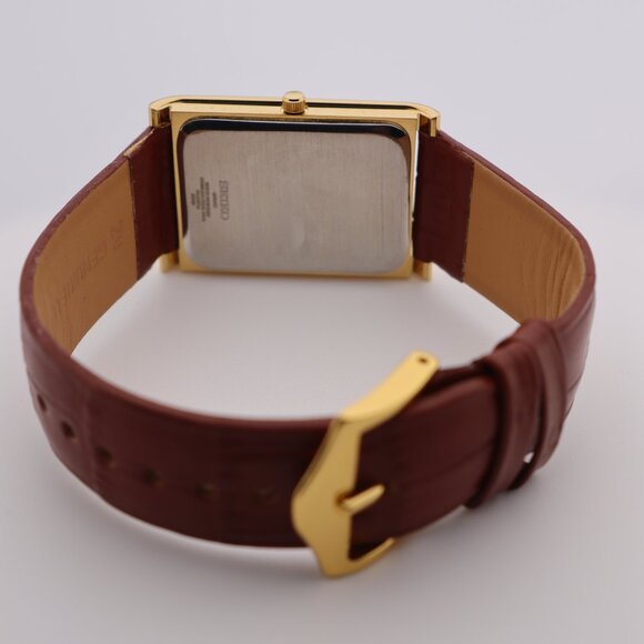 Seiko Slim Vintage Quartz Men's  Wrist Watch Red Dial with new Camel Strap - Picture 6 of 7